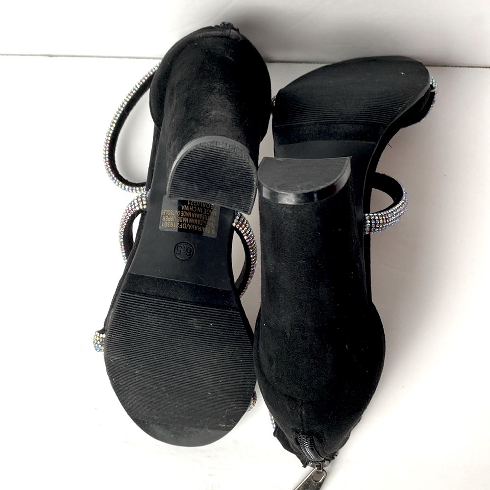 Daisy Fuentes Rava Women's Rhinestone Sandal Size 6.5 - Picture 4 of 8